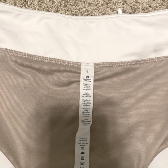 white lululemon speed up shorts 2.5 - Picture 3 of 4